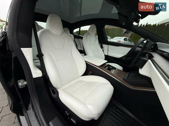 Черный Тесла Модель С, объемом двигателя 0 л и пробегом 1 тыс. км за 48600 $, фото 41 на Automoto.ua