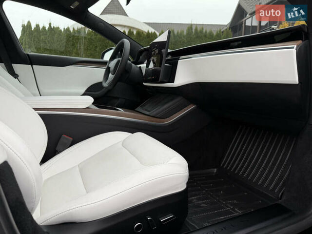 Черный Тесла Модель С, объемом двигателя 0 л и пробегом 1 тыс. км за 49600 $, фото 45 на Automoto.ua