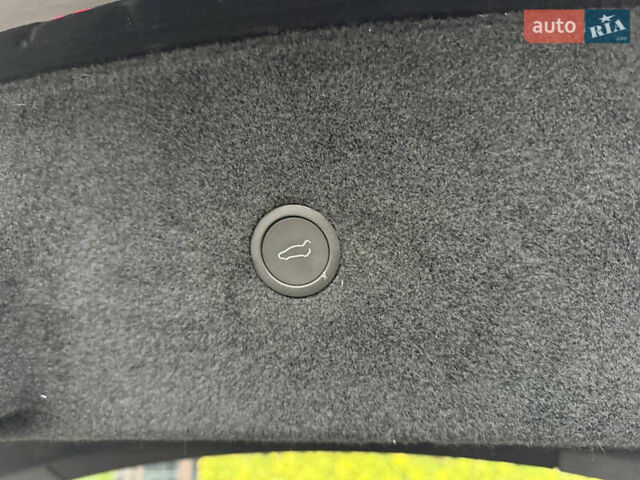 Черный Тесла Модель С, объемом двигателя 0 л и пробегом 1 тыс. км за 48600 $, фото 62 на Automoto.ua