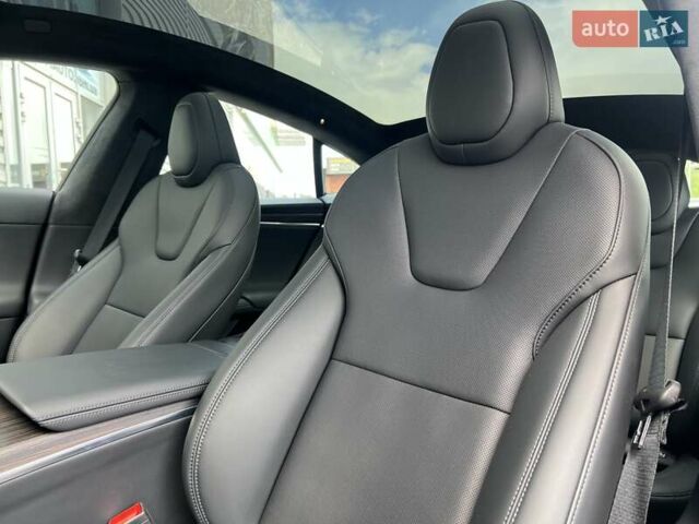 Черный Тесла Модель С, объемом двигателя 0 л и пробегом 4 тыс. км за 52500 $, фото 16 на Automoto.ua