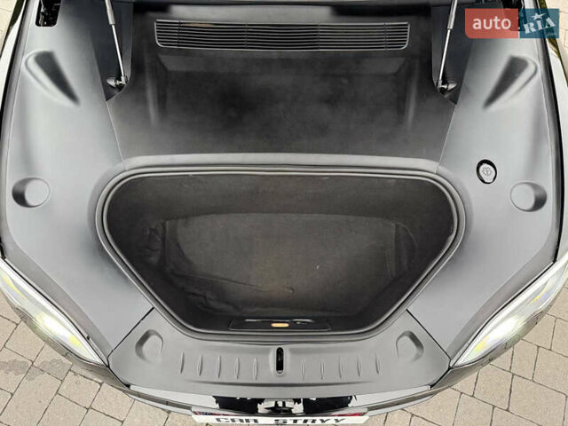 Черный Тесла Модель С, объемом двигателя 0 л и пробегом 1 тыс. км за 48600 $, фото 83 на Automoto.ua