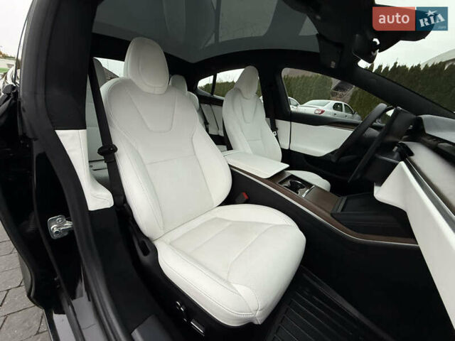 Черный Тесла Модель С, объемом двигателя 0 л и пробегом 1 тыс. км за 49600 $, фото 44 на Automoto.ua