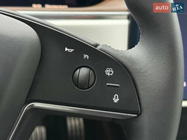 Черный Тесла Модель С, объемом двигателя 0 л и пробегом 1 тыс. км за 48600 $, фото 50 на Automoto.ua