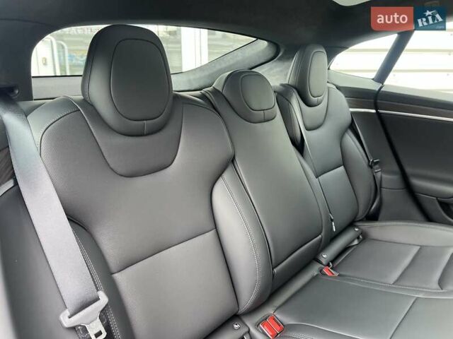 Черный Тесла Модель С, объемом двигателя 0 л и пробегом 4 тыс. км за 52500 $, фото 21 на Automoto.ua