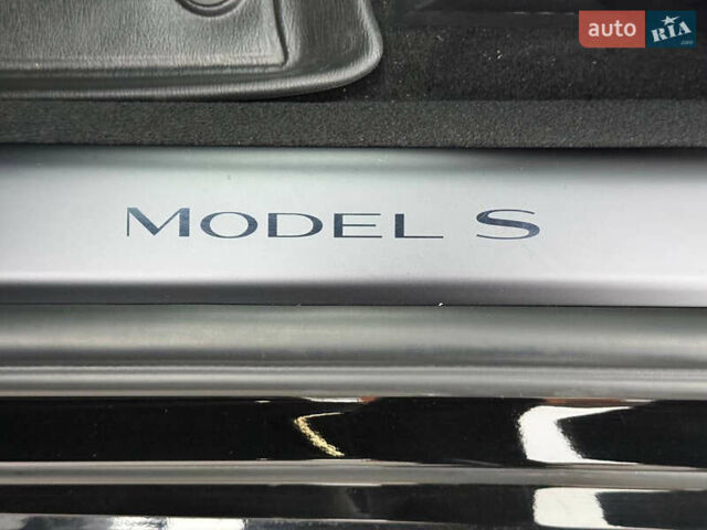 Черный Тесла Модель С, объемом двигателя 0 л и пробегом 1 тыс. км за 48600 $, фото 80 на Automoto.ua