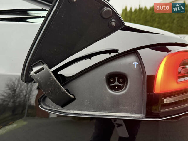 Черный Тесла Модель С, объемом двигателя 0 л и пробегом 1 тыс. км за 49600 $, фото 82 на Automoto.ua