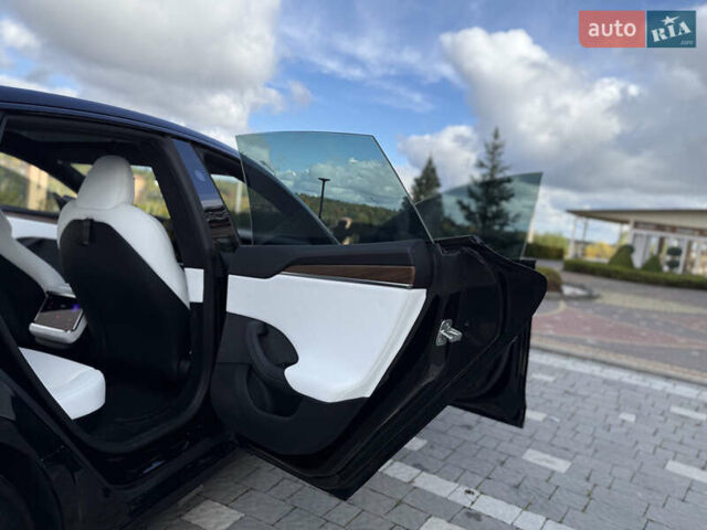 Черный Тесла Модель С, объемом двигателя 0 л и пробегом 25 тыс. км за 42999 $, фото 103 на Automoto.ua