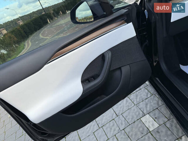 Черный Тесла Модель С, объемом двигателя 0 л и пробегом 25 тыс. км за 42999 $, фото 86 на Automoto.ua