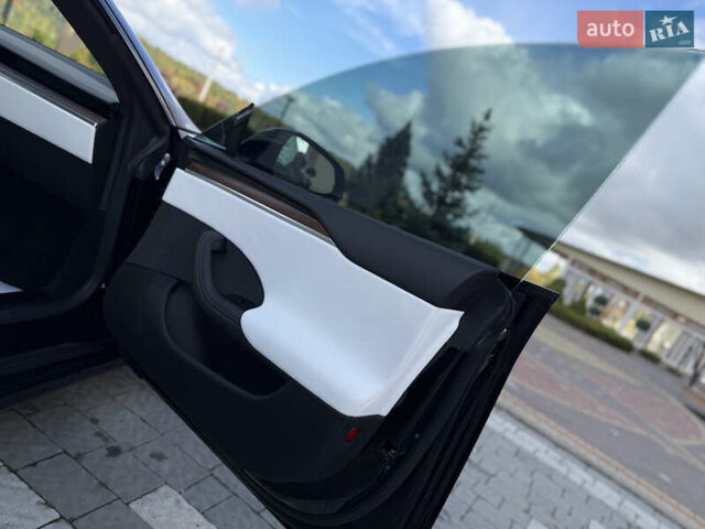 Чорний Тесла Модель С, об'ємом двигуна 0 л та пробігом 25 тис. км за 42500 $, фото 109 на Automoto.ua