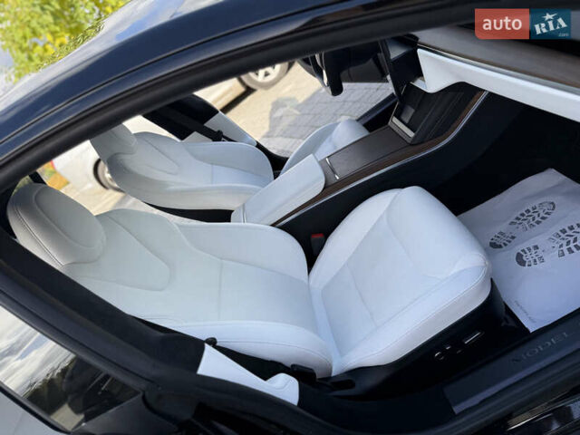 Черный Тесла Модель С, объемом двигателя 0 л и пробегом 25 тыс. км за 42999 $, фото 102 на Automoto.ua