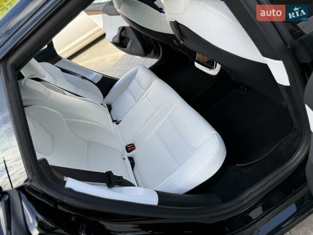 Черный Тесла Модель С, объемом двигателя 0 л и пробегом 25 тыс. км за 42999 $, фото 112 на Automoto.ua