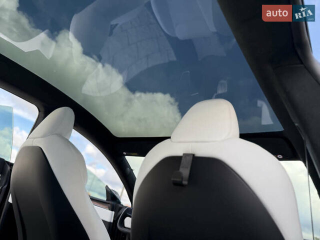 Черный Тесла Модель С, объемом двигателя 0 л и пробегом 25 тыс. км за 43999 $, фото 98 на Automoto.ua