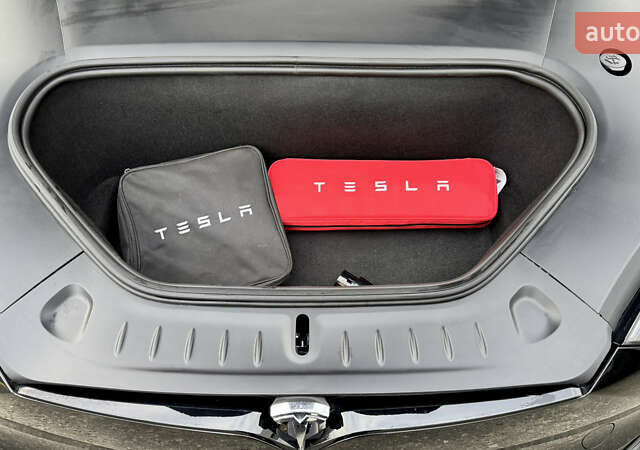 Черный Тесла Модель С, объемом двигателя 0 л и пробегом 6 тыс. км за 49999 $, фото 7 на Automoto.ua