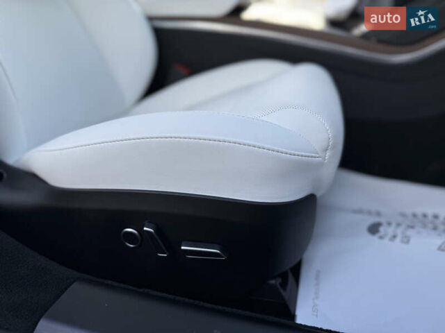 Черный Тесла Модель С, объемом двигателя 0 л и пробегом 25 тыс. км за 43999 $, фото 108 на Automoto.ua