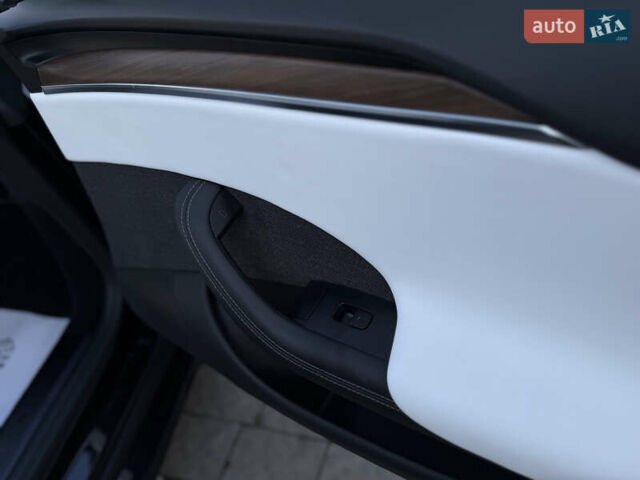 Черный Тесла Модель С, объемом двигателя 0 л и пробегом 25 тыс. км за 42999 $, фото 108 на Automoto.ua