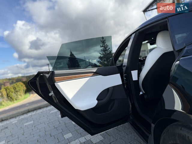 Черный Тесла Модель С, объемом двигателя 0 л и пробегом 25 тыс. км за 42999 $, фото 93 на Automoto.ua