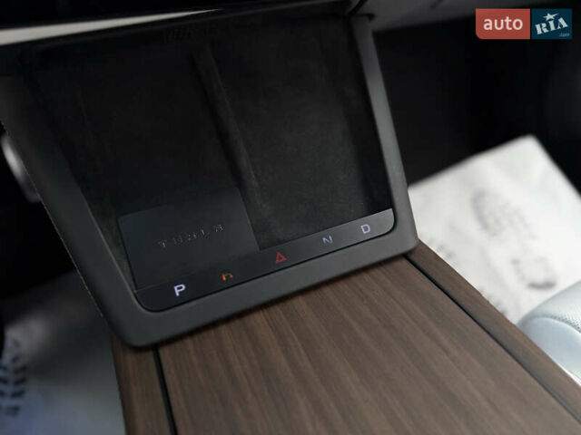 Черный Тесла Модель С, объемом двигателя 0 л и пробегом 25 тыс. км за 43999 $, фото 133 на Automoto.ua