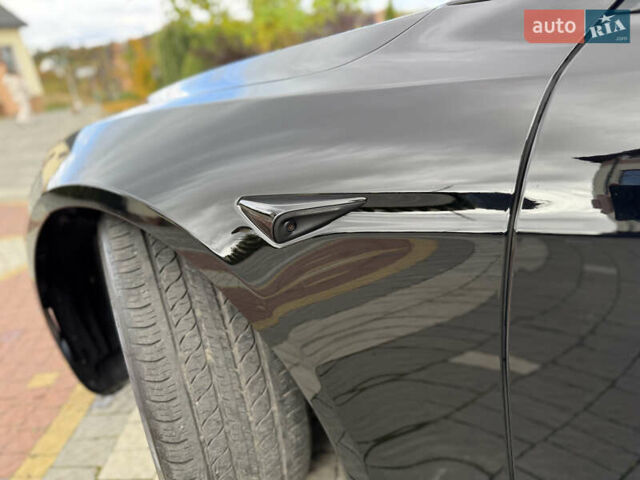 Черный Тесла Модель С, объемом двигателя 0 л и пробегом 25 тыс. км за 42999 $, фото 36 на Automoto.ua