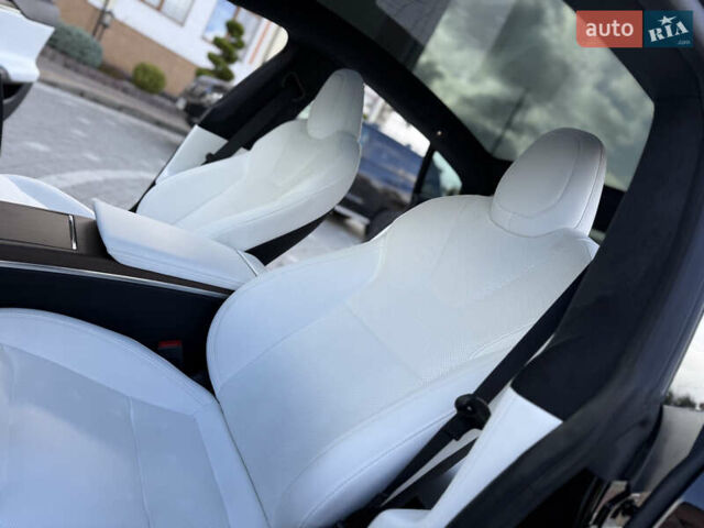 Черный Тесла Модель С, объемом двигателя 0 л и пробегом 25 тыс. км за 42999 $, фото 82 на Automoto.ua