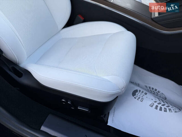 Черный Тесла Модель С, объемом двигателя 0 л и пробегом 25 тыс. км за 42999 $, фото 104 на Automoto.ua