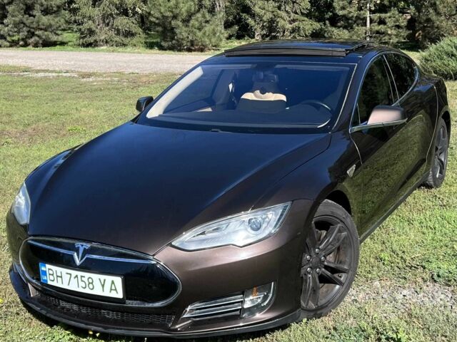 Коричневый Тесла Модель С, объемом двигателя 0 л и пробегом 200 тыс. км за 11700 $, фото 2 на Automoto.ua