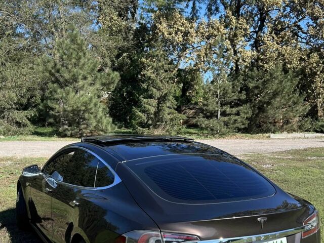 Коричневый Тесла Модель С, объемом двигателя 0 л и пробегом 200 тыс. км за 11700 $, фото 3 на Automoto.ua