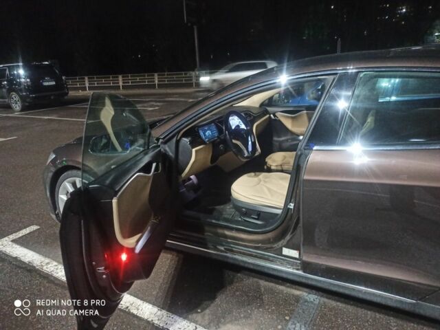 Коричневый Тесла Модель С, объемом двигателя 0 л и пробегом 230 тыс. км за 14000 $, фото 1 на Automoto.ua