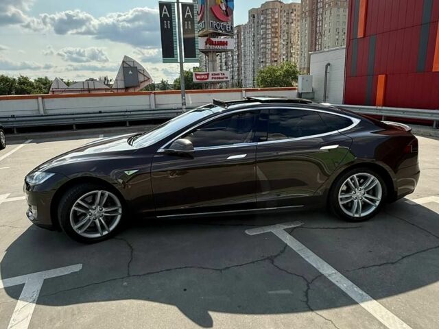 Коричневый Тесла Модель С, объемом двигателя 0 л и пробегом 185 тыс. км за 13500 $, фото 9 на Automoto.ua