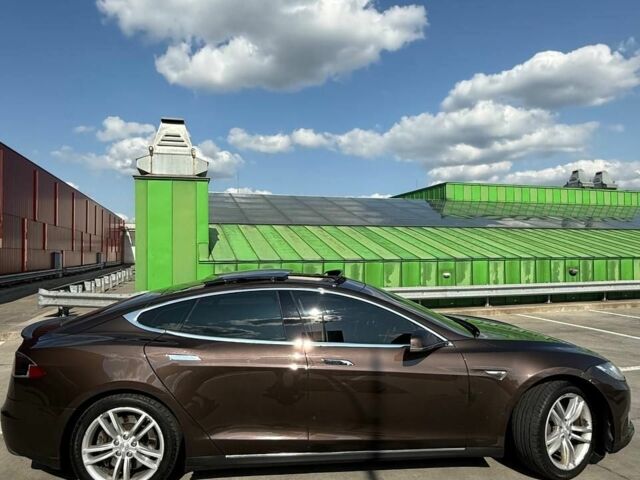 Коричневый Тесла Модель С, объемом двигателя 0 л и пробегом 185 тыс. км за 13500 $, фото 10 на Automoto.ua