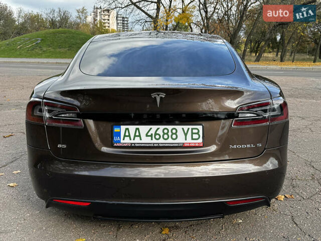 Коричневий Тесла Модель С, об'ємом двигуна 0 л та пробігом 190 тис. км за 13600 $, фото 6 на Automoto.ua