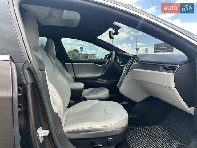 Коричневий Тесла Модель С, об'ємом двигуна 0 л та пробігом 236 тис. км за 15800 $, фото 20 на Automoto.ua
