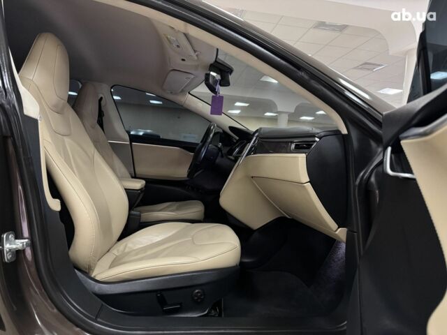 Коричневий Тесла Модель С, об'ємом двигуна 0 л та пробігом 192 тис. км за 13600 $, фото 9 на Automoto.ua