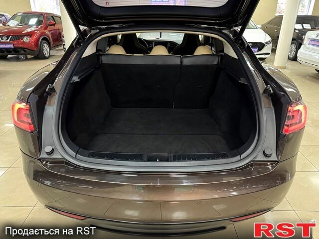 Коричневий Тесла Модель С, об'ємом двигуна 0.31 л та пробігом 192 тис. км за 13600 $, фото 6 на Automoto.ua