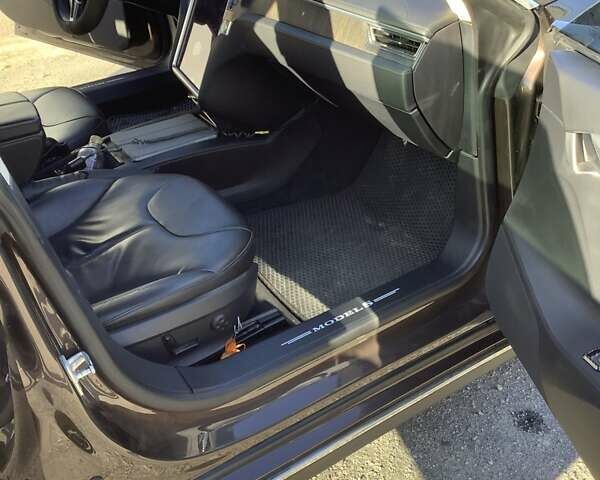 Коричневий Тесла Модель С, об'ємом двигуна 0 л та пробігом 158 тис. км за 14200 $, фото 12 на Automoto.ua