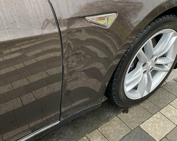 Коричневый Тесла Модель С, объемом двигателя 0 л и пробегом 110 тыс. км за 12800 $, фото 8 на Automoto.ua