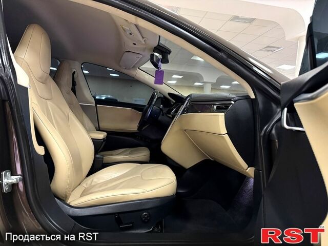 Коричневий Тесла Модель С, об'ємом двигуна 0.31 л та пробігом 192 тис. км за 13600 $, фото 9 на Automoto.ua