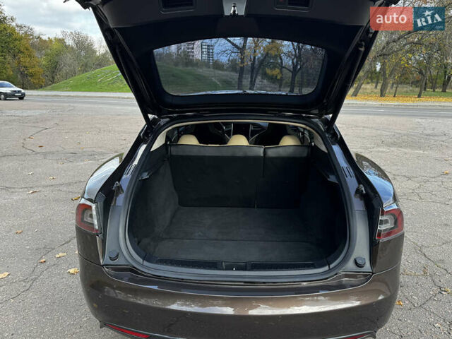 Коричневий Тесла Модель С, об'ємом двигуна 0 л та пробігом 190 тис. км за 13600 $, фото 32 на Automoto.ua