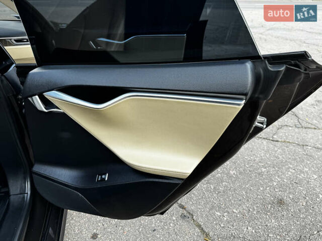 Коричневий Тесла Модель С, об'ємом двигуна 0 л та пробігом 190 тис. км за 13600 $, фото 18 на Automoto.ua