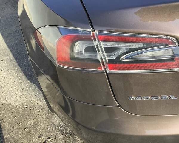 Коричневий Тесла Модель С, об'ємом двигуна 0 л та пробігом 158 тис. км за 14200 $, фото 3 на Automoto.ua