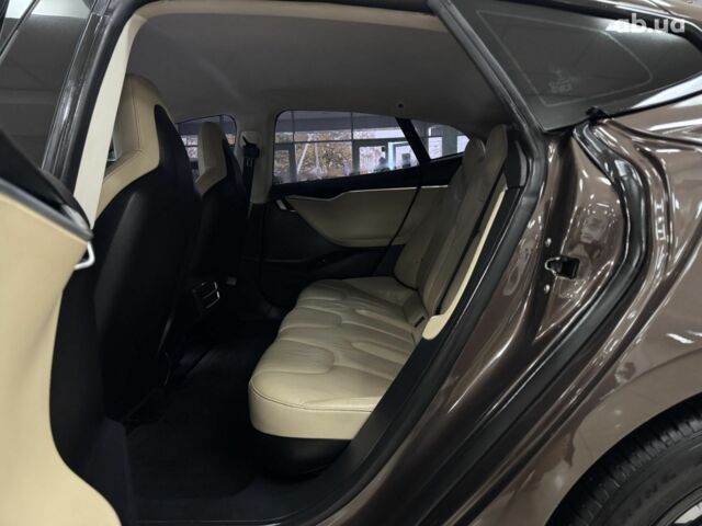 Коричневий Тесла Модель С, об'ємом двигуна 0 л та пробігом 192 тис. км за 13600 $, фото 4 на Automoto.ua