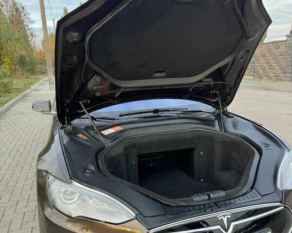 Коричневый Тесла Модель С, объемом двигателя 0 л и пробегом 268 тыс. км за 13000 $, фото 38 на Automoto.ua