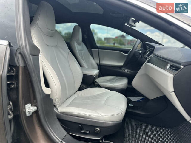 Коричневий Тесла Модель С, об'ємом двигуна 0 л та пробігом 236 тис. км за 15800 $, фото 21 на Automoto.ua
