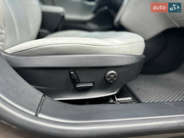 Коричневий Тесла Модель С, об'ємом двигуна 0 л та пробігом 236 тис. км за 15800 $, фото 22 на Automoto.ua