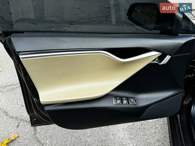 Коричневий Тесла Модель С, об'ємом двигуна 0 л та пробігом 190 тис. км за 13600 $, фото 16 на Automoto.ua