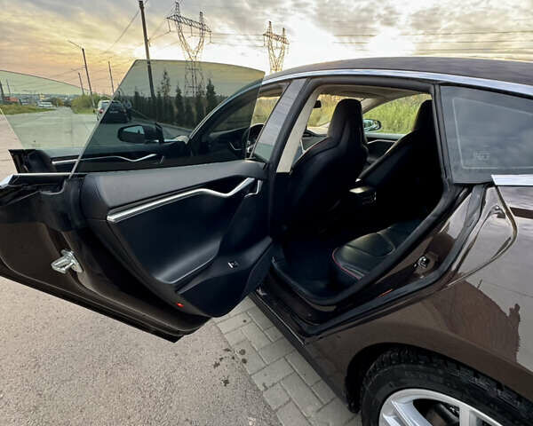 Коричневый Тесла Модель С, объемом двигателя 0 л и пробегом 268 тыс. км за 13000 $, фото 34 на Automoto.ua