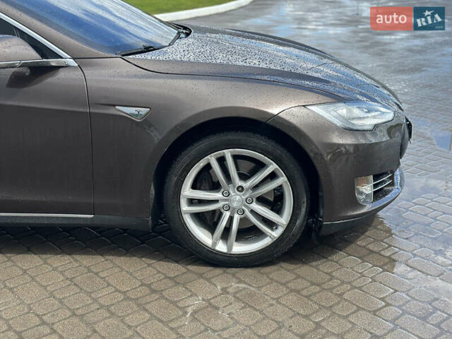 Коричневий Тесла Модель С, об'ємом двигуна 0 л та пробігом 236 тис. км за 15800 $, фото 11 на Automoto.ua