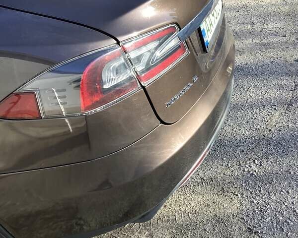 Коричневий Тесла Модель С, об'ємом двигуна 0 л та пробігом 158 тис. км за 14200 $, фото 2 на Automoto.ua