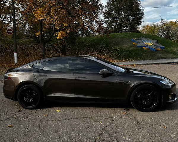 Коричневий Тесла Модель С, об'ємом двигуна 0 л та пробігом 190 тис. км за 13600 $, фото 3 на Automoto.ua