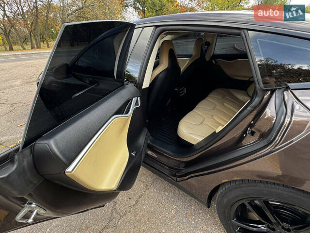 Коричневий Тесла Модель С, об'ємом двигуна 0 л та пробігом 190 тис. км за 13600 $, фото 29 на Automoto.ua