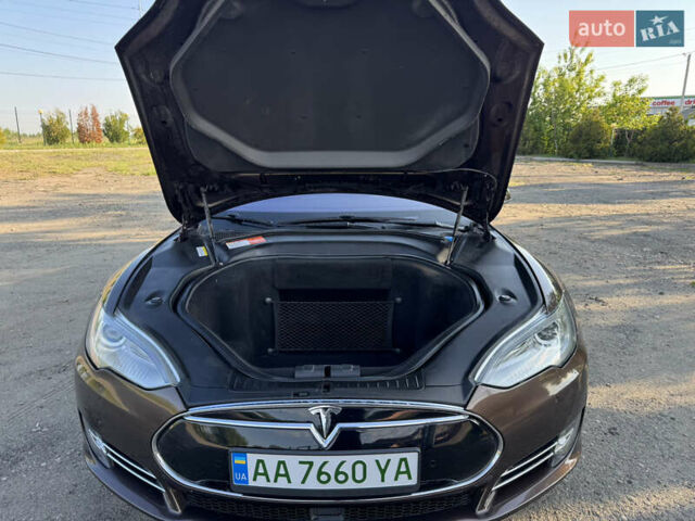 Коричневый Тесла Модель С, объемом двигателя 0 л и пробегом 132 тыс. км за 14500 $, фото 18 на Automoto.ua
